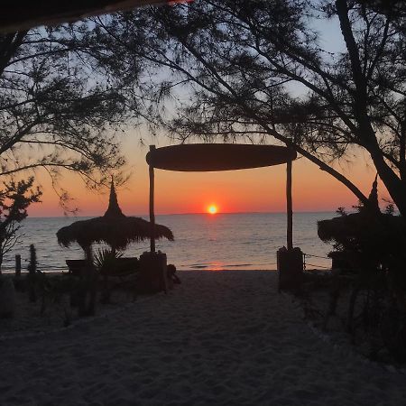 Mada Surf Ranch Hotel Anakao Ngoại thất bức ảnh